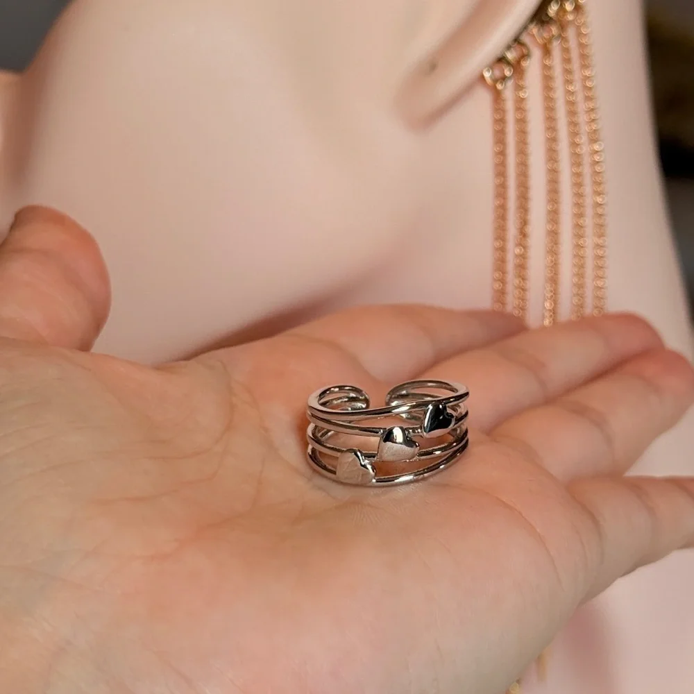 ⚜️ Elegant Silver Heart Ring